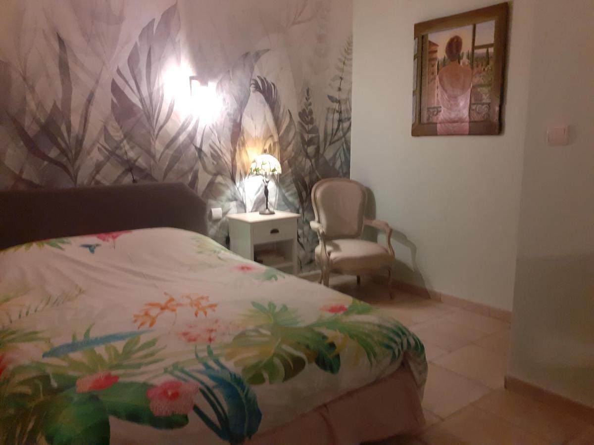 7 , Le Haut Montraye Pace  Екстер'єр фото